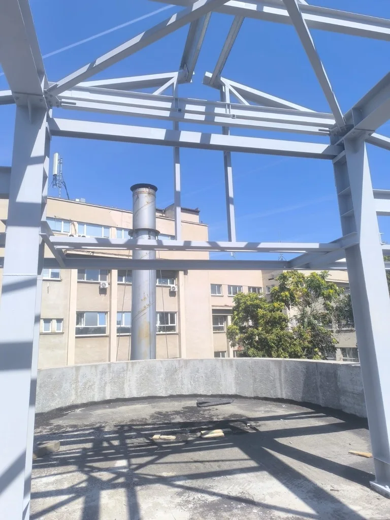 ACOPERIȘ UMF CAROL DAVILA - structura metalica pe terasa