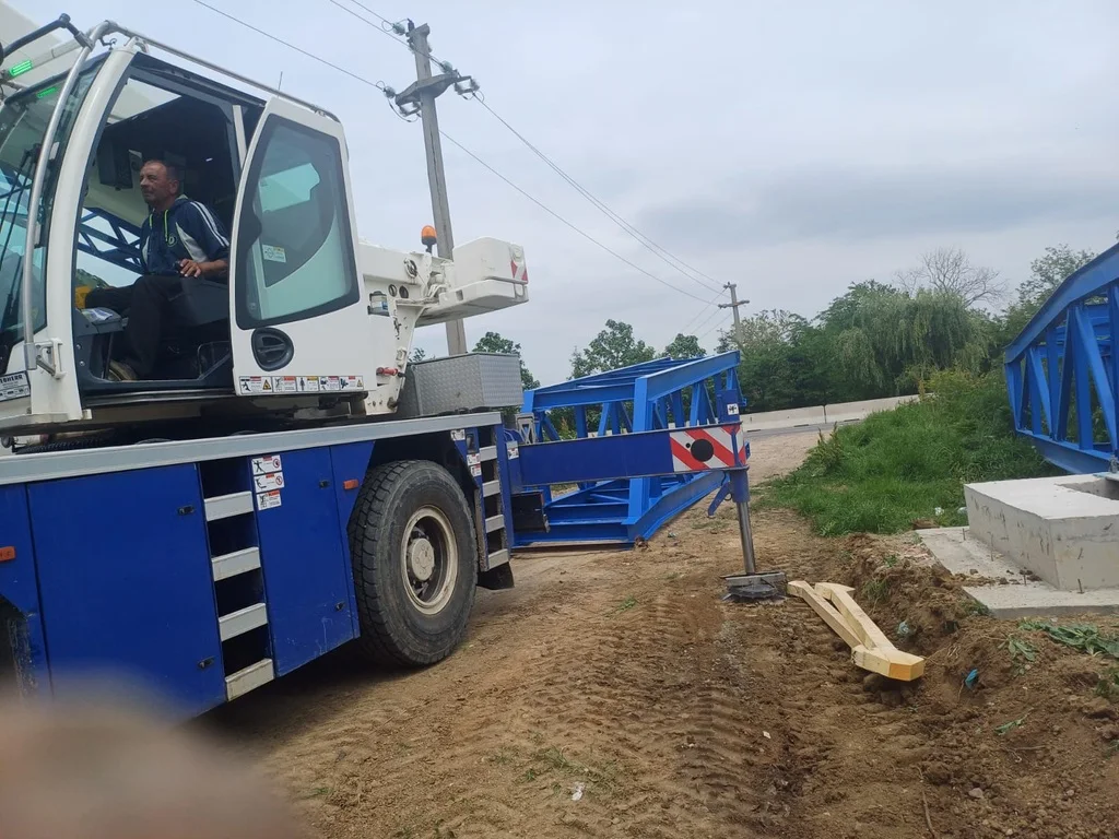 ESTACADĂ CRAIOVA - montaj cu automacara in santier
