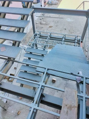 ETAJARE GRĂDINIȚĂ TURDA - podeste si trepte metalice